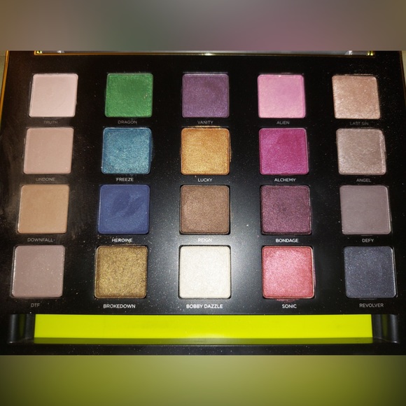 Urban Decay Vice 3 Eyeshadow Palette
